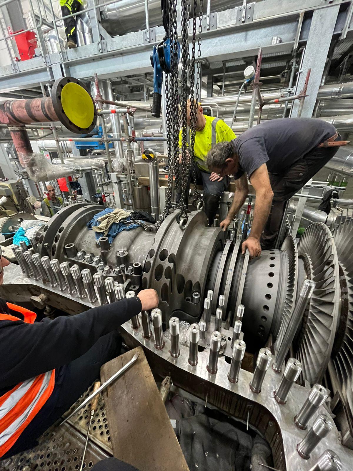 Steam turbine maintenance & rotor alignment
