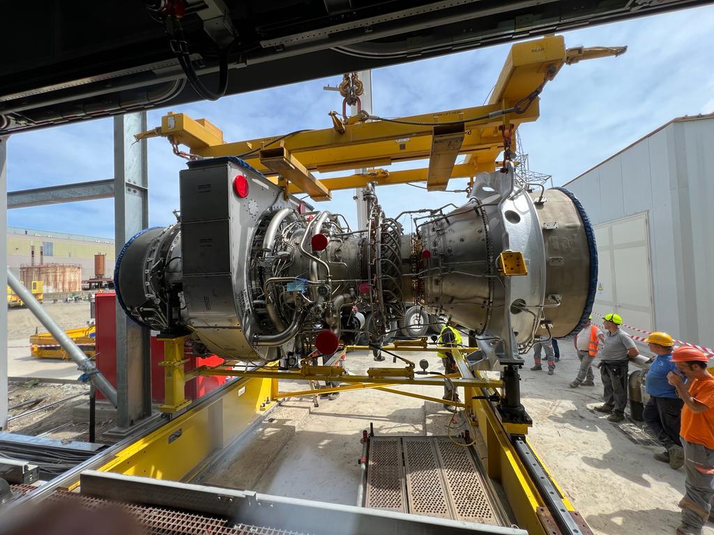 Heavy-duty gas turbine removal with lifting frame