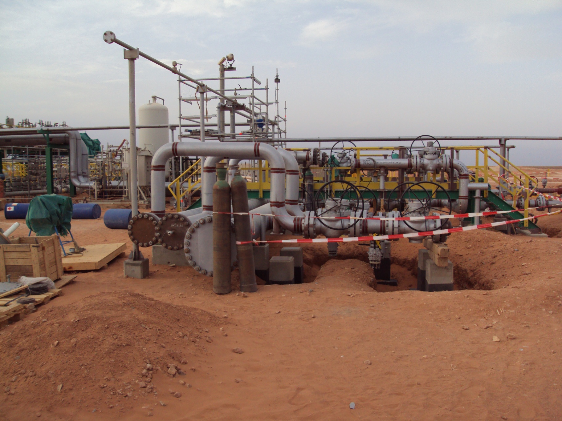 DB MAS project site — oil and gas piping and wellhead facilities