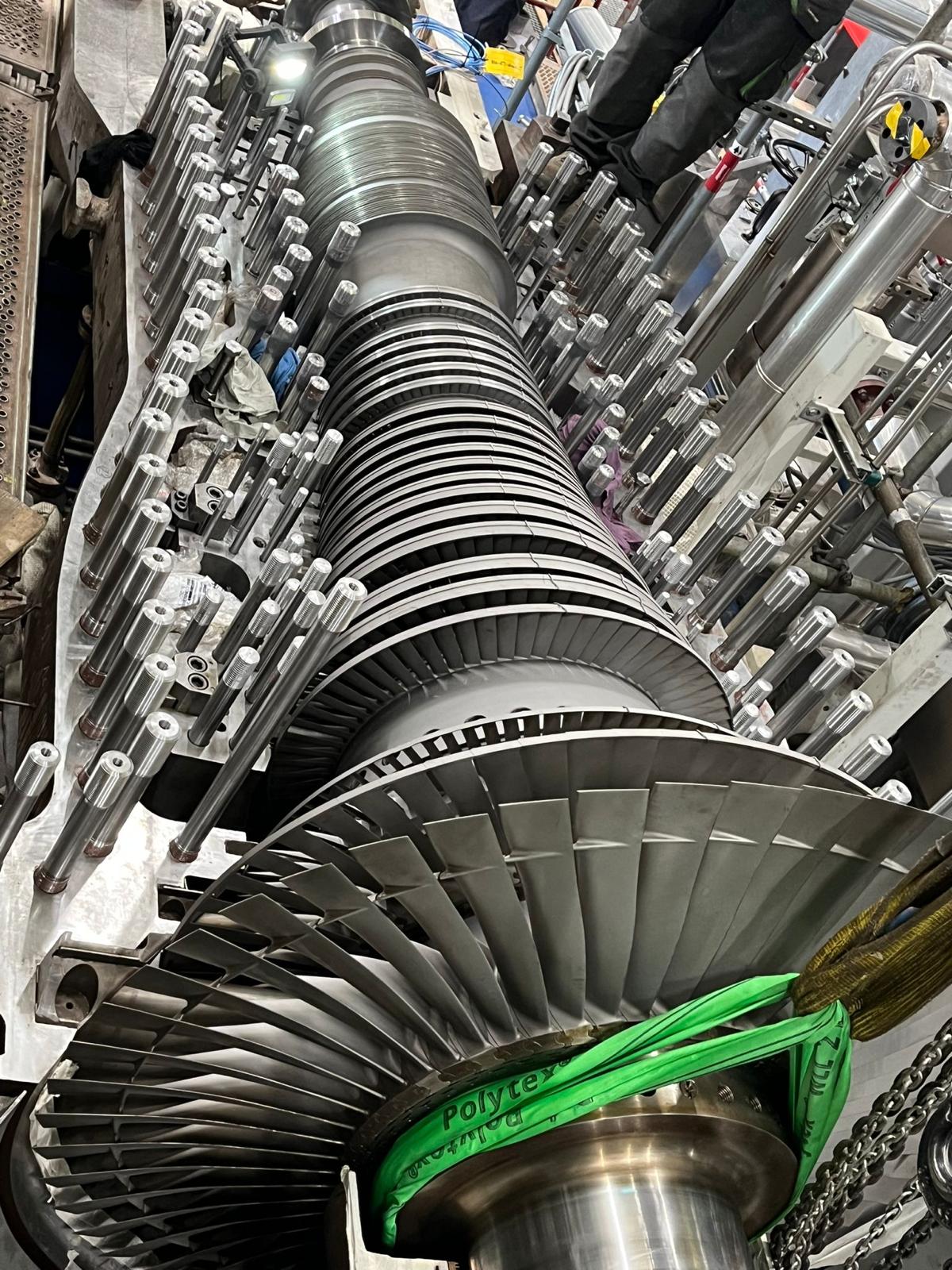 Rotor inside lower casing — internal inspection