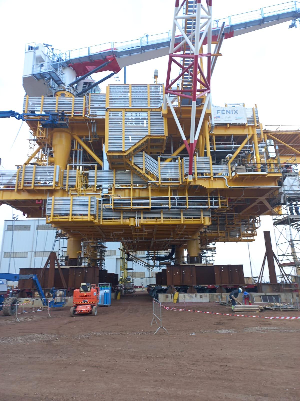 Offshore platform module construction