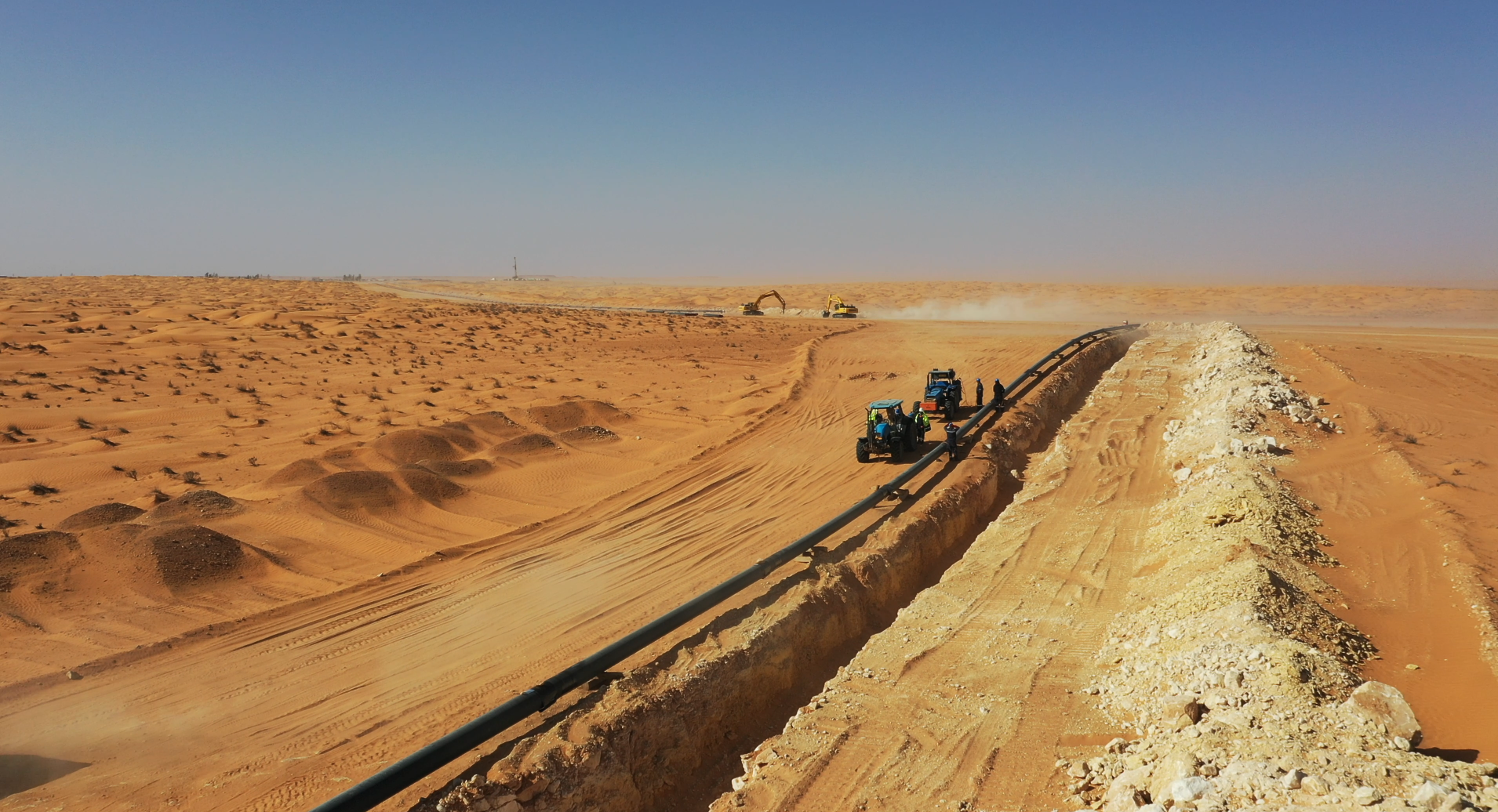 Cross-country pipeline works